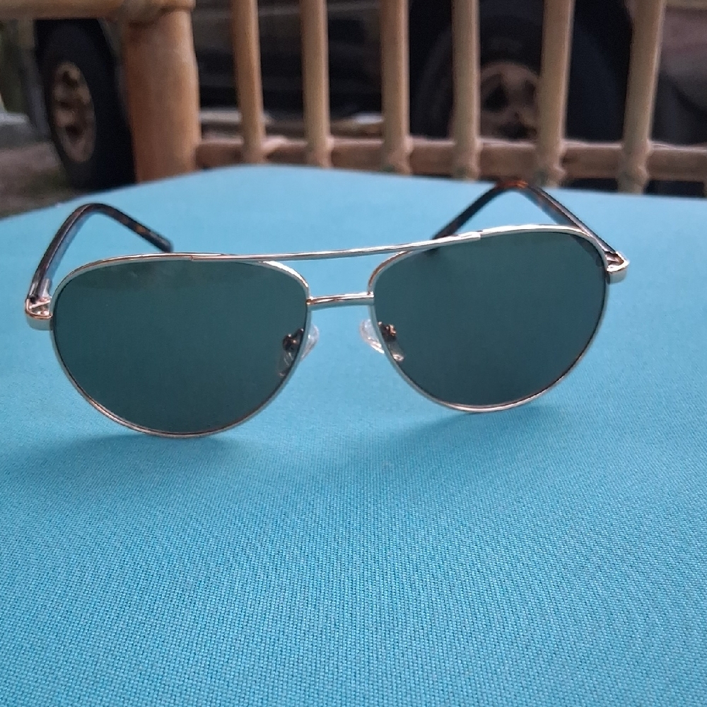 New Castle 11 Sunglasses